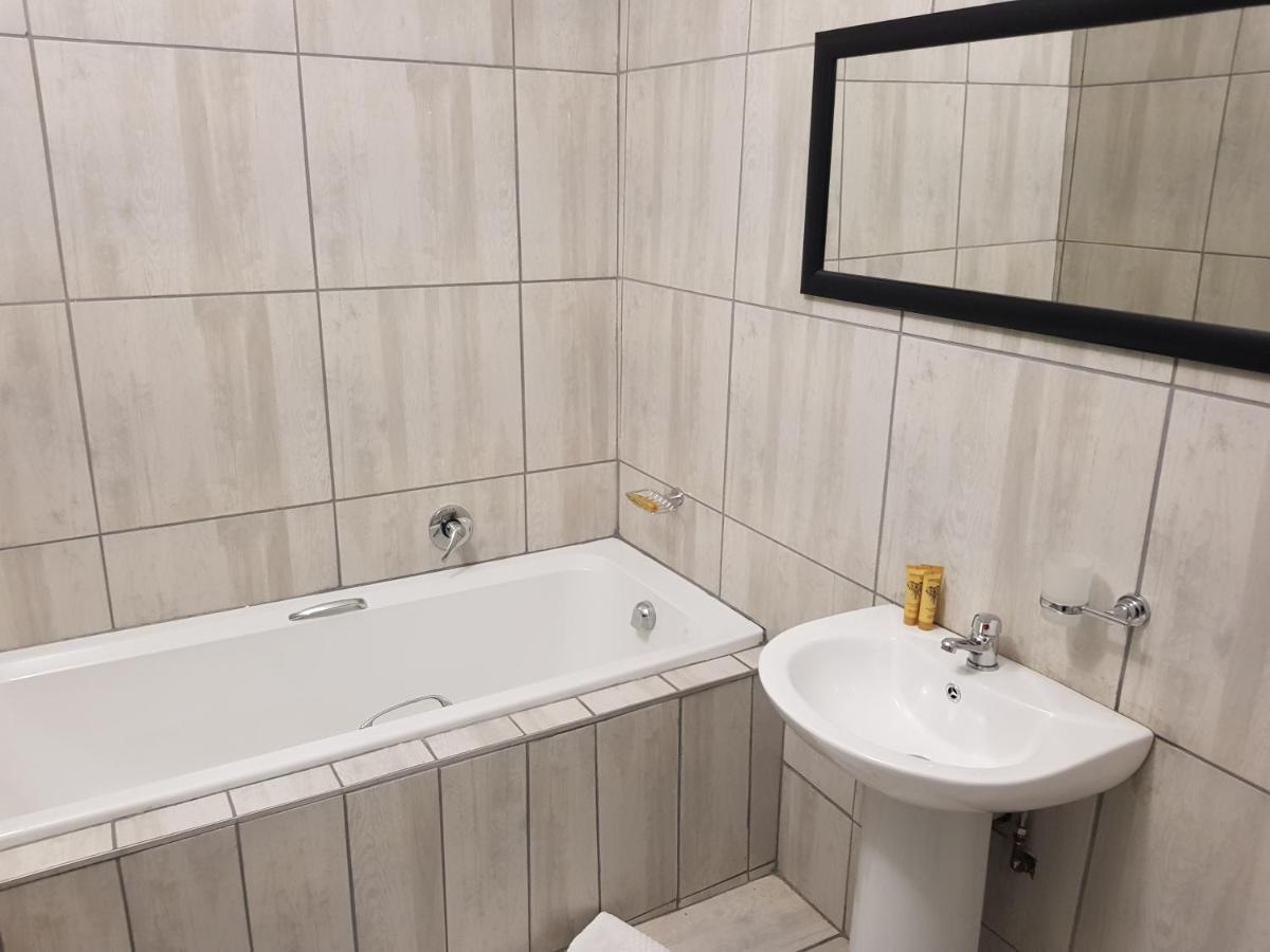 Good 2 Go Guest House Benoni Buitenkant foto